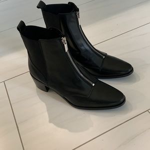 NWOB Charles by Charles David Horace Booties 9-1/2